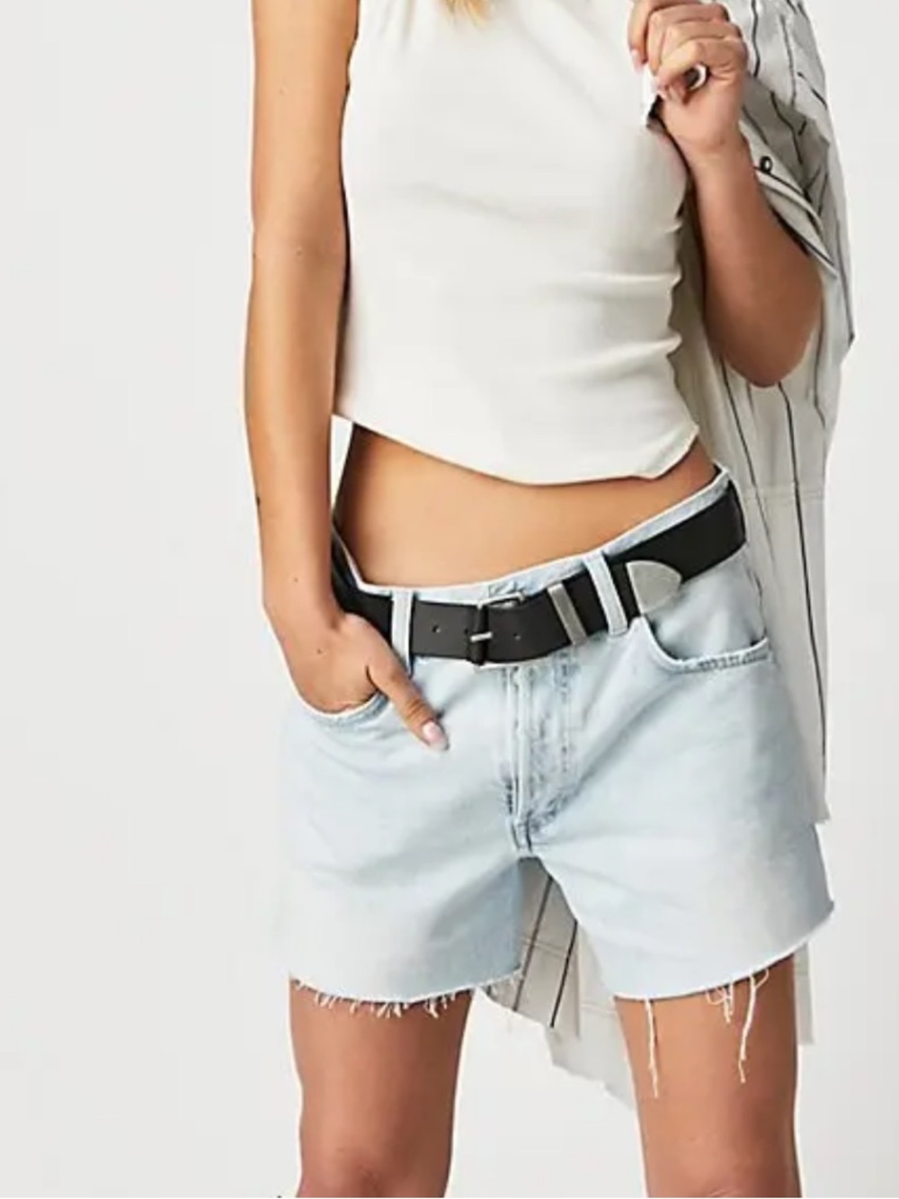 We The Free IVY MID RISE Light Wash Denim raw hem relaxed Shorts